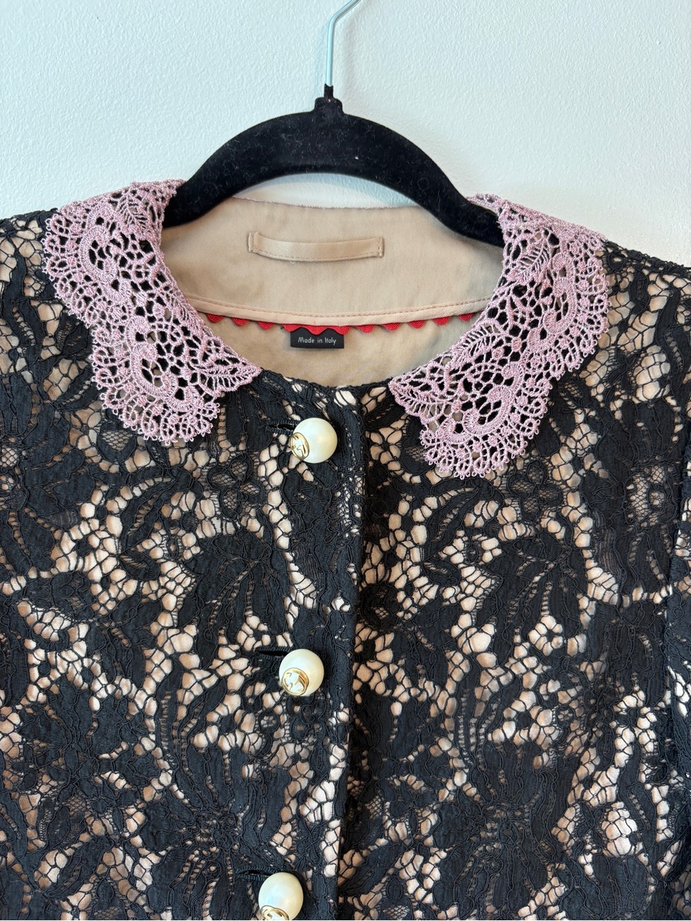 GUCCI Black Lace Cropped Jacket Silk Lined Pink Crochet Collar Italy IT 40 - Picture 3 of 14
